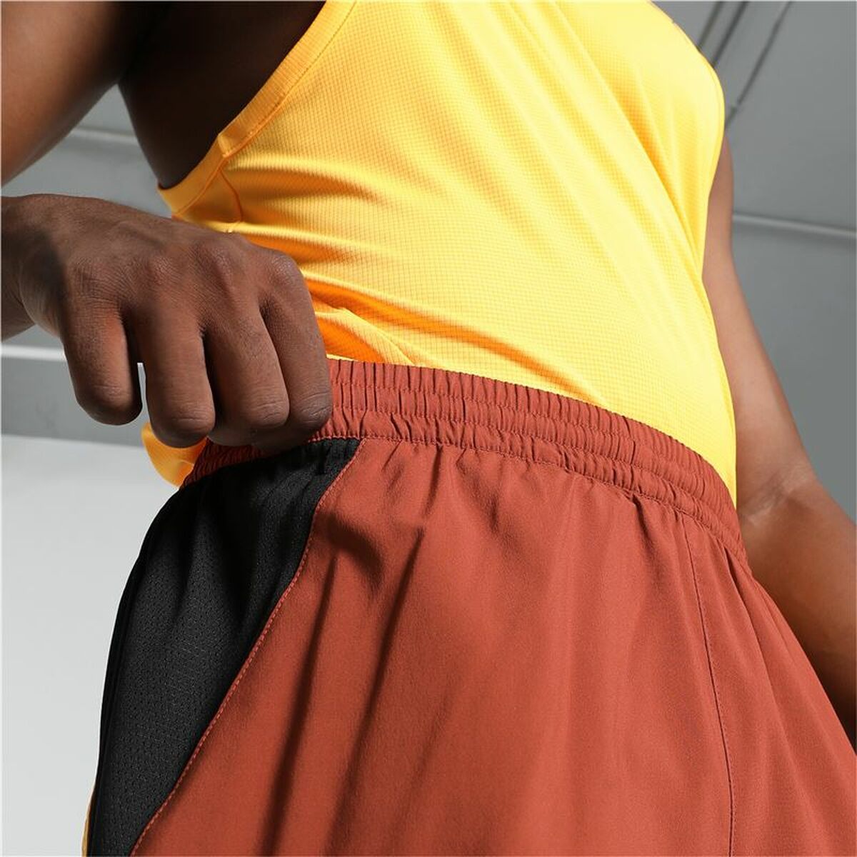 Sports Shorts for Women Puma Puma Run Favorite Velocity Woven 2In1 Mujer Brown