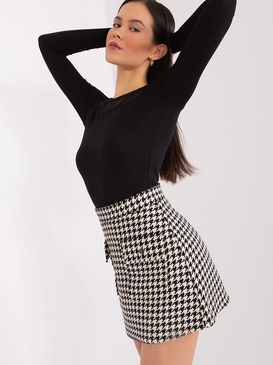 Short skirt model 188784 Lakerta-1