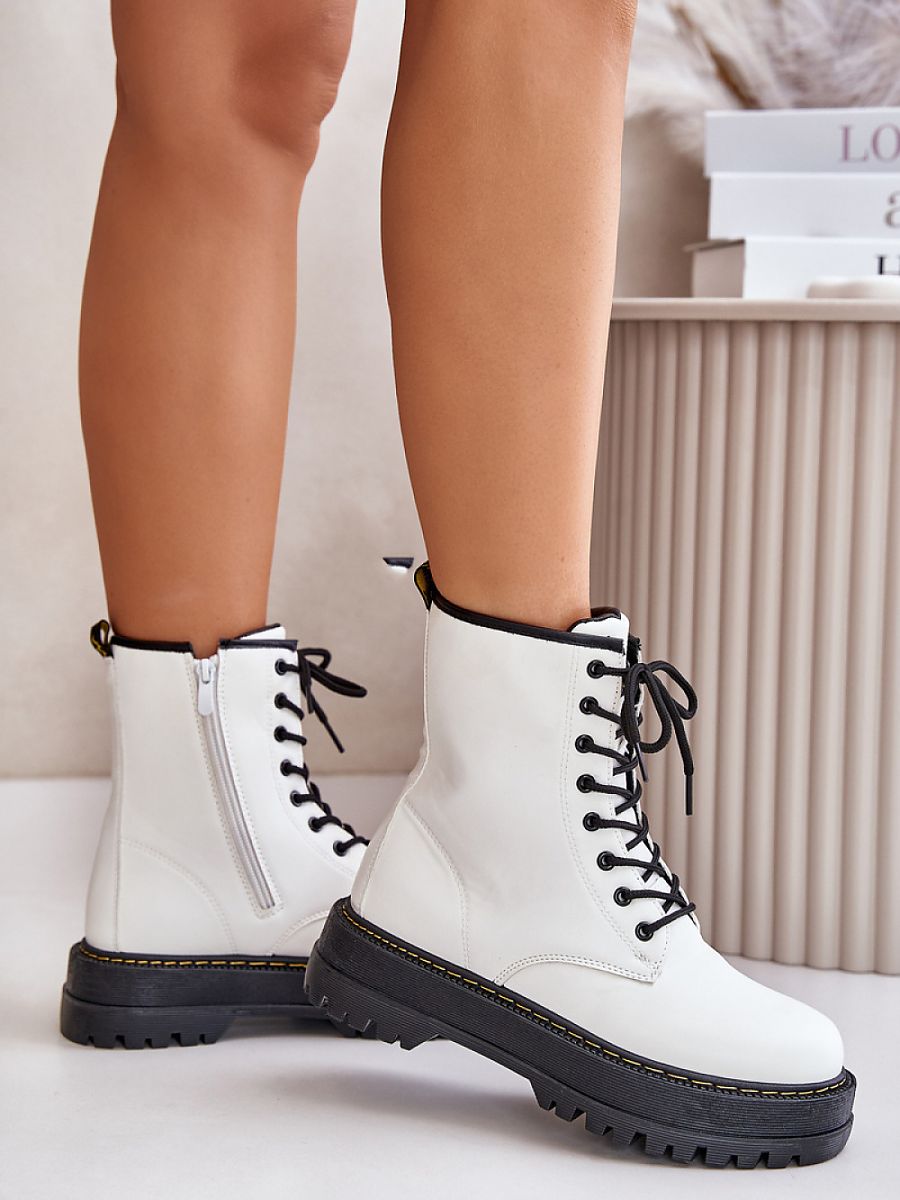 Bootie model 201912 Step in style