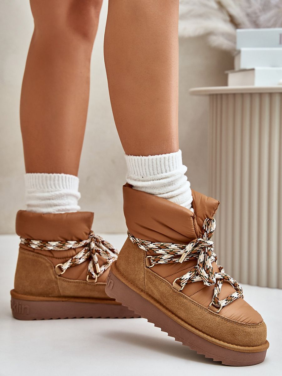 Snow boots model 202208 Step in style