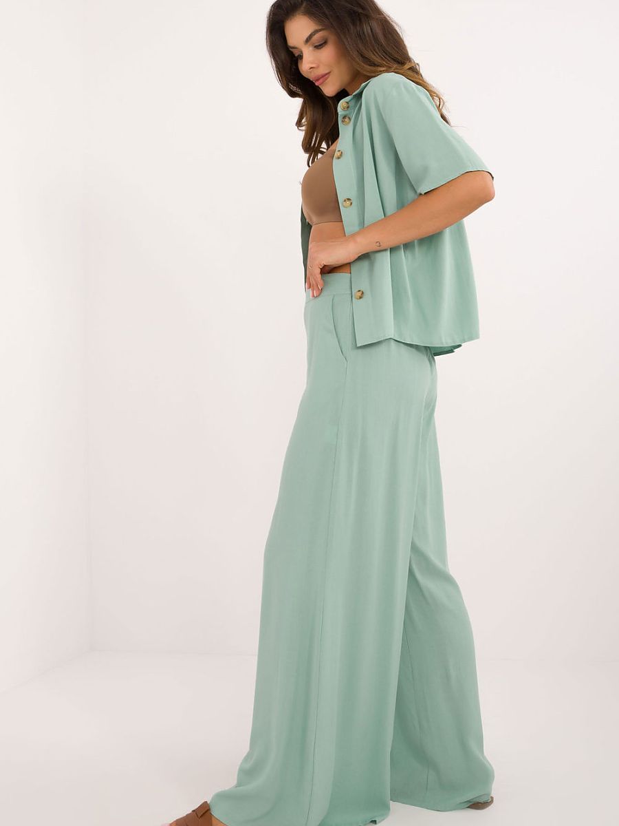 Set model 208649 Lakerta-1