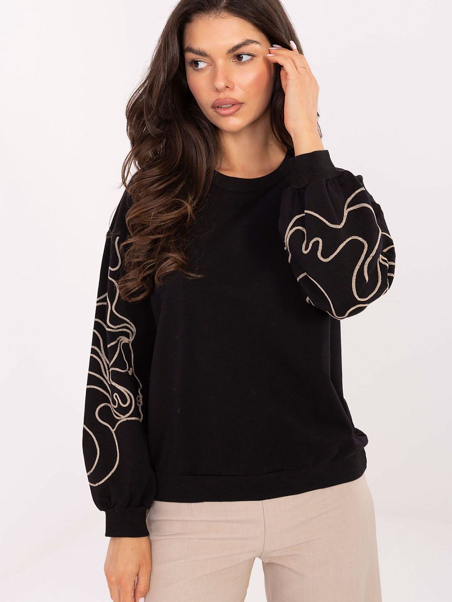 Sweatshirt model 218382 Relevance-0