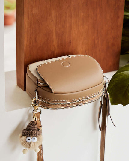 Cutesy Compact Leather Shoulder Bag-4